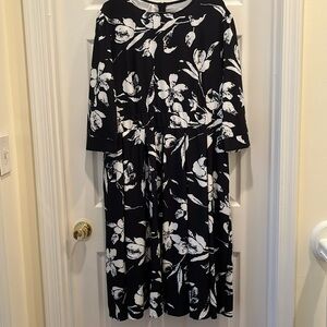 3/4 sleeve black and white floral print dress.
